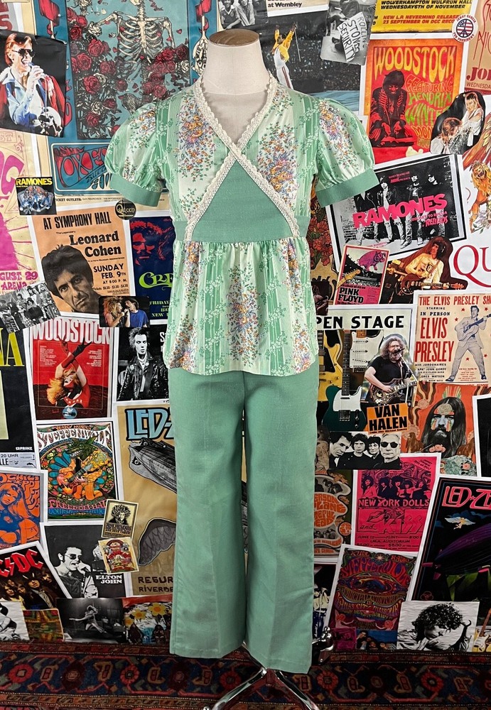 Vtg 70s Green Pastel Floral Lace V-Neck Puff Sleeve Top Pants Suit Set PXS Retro