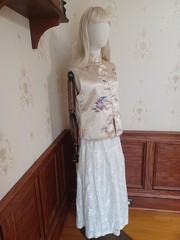 Vintage 1980s/1990s Shieh Hwa Classics Chinese Satiny Champagne Embroidered Vest