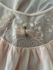 LORRAINE Peach Sleeveless Embroidered Floral Lace Neck Nightie Nightgown S VTG