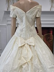 Demetrios Vintage 80s 90s Ivory Taffeta Lace Off Shoulder Wedding Dress sz 10