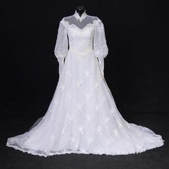 Eve of Milady Look Vintage 80s Off Whtite Lace Wedding Dress with Train sz 6