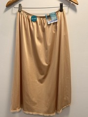 Women’s Vanity Fair Single Slit Half Slip Sleek & Smooth XL 26 Inches Long Beige