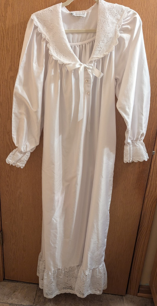 Vandemere White Victorian Lace Nightgown Medium Prairie Bridal Cottage Sz Med.