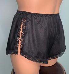 Vtg Nylon Flutter Tap panties 5 S 100% Nylon NWOT USA Unique Design