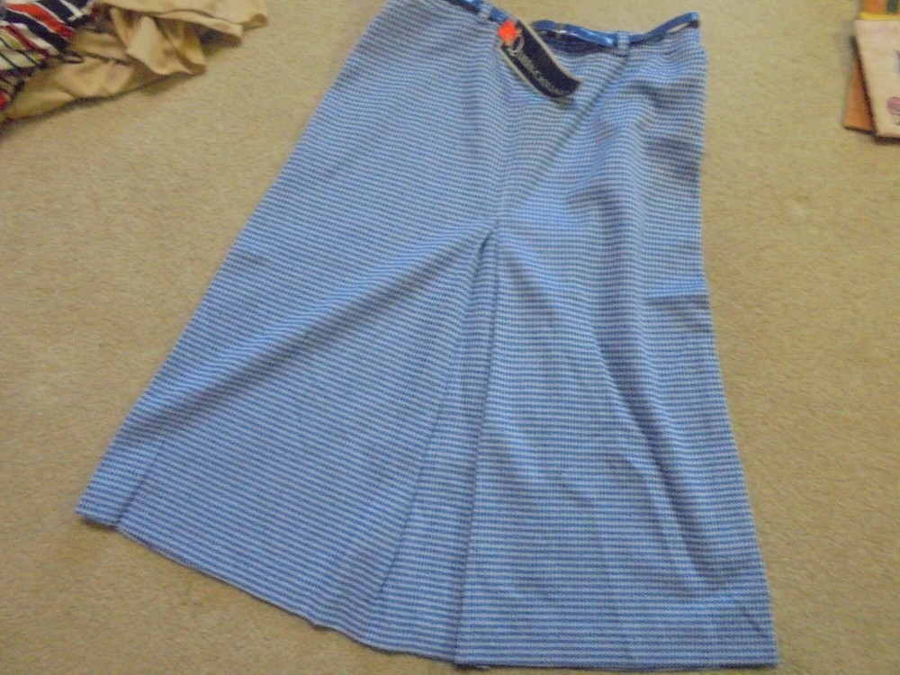 Vintage 1970’s NOS New Old Stock Queen Casuals Women’s Plaid Skirt