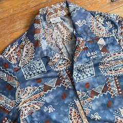 Vintage Geometric Print Blouse Size Small 1960s Dagger Collar Knit Nylon Shirt