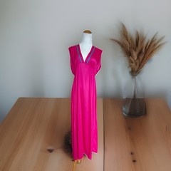 Vintage vibrant fuchsia Nightgown With striking teal Strip V-neck Size Med EUC