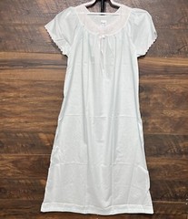 VGT Carole Night Gown Med Long BlueGrandma Cottage Core Pleasant Lightweight USA