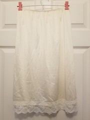 Vintage Ivory Half Slip with Lace Trim – Size Medium Antron III Nylon
