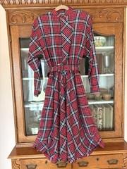 VTG CAROL ANDERON SIZE 6 WOMENS RED PLAID DRESS W SHLDR PADS AND MATCHING BELT!