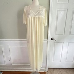 Vtg Barbizon Nightgown Women L Lace V-Neck Short Sleeve Pale Yellow Maxi Sleep