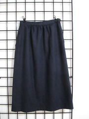 VINTAGE BURBERRY / ITALY 🌸 42 / 0 / 2 / 25″ WAIST==GRAY BLUE / CUPRO SKIRT