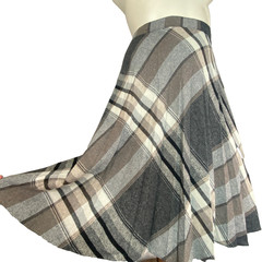 Vintage 1970s gray plaid skirt XXL plus size 42″ waist white black A line wool